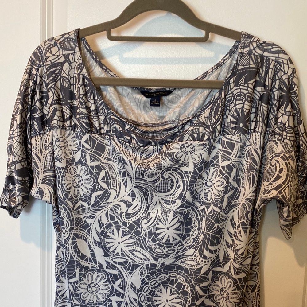 Dress, only worn once, very comfortable material, stretch.
